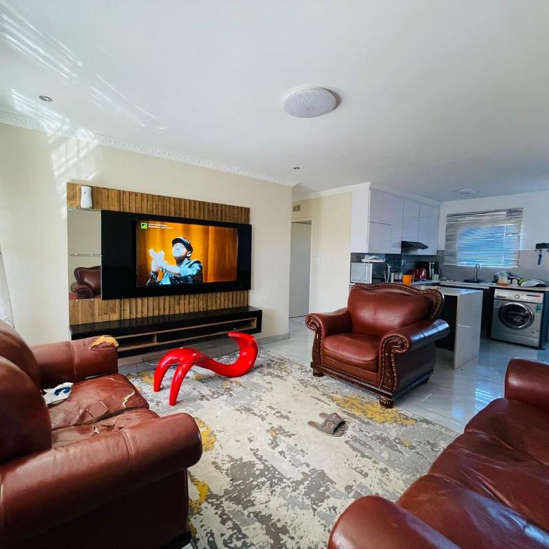 4 Bedroom Property for Sale in Clayville Gauteng