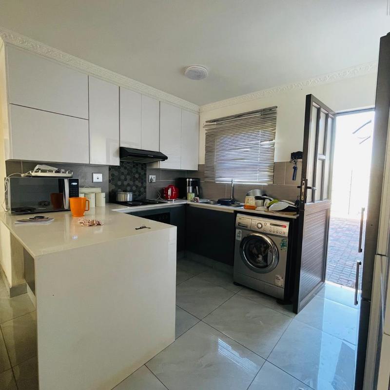 4 Bedroom Property for Sale in Clayville Gauteng