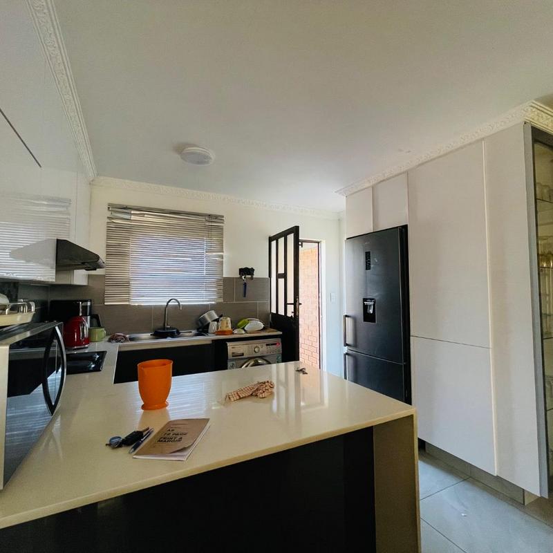 4 Bedroom Property for Sale in Clayville Gauteng