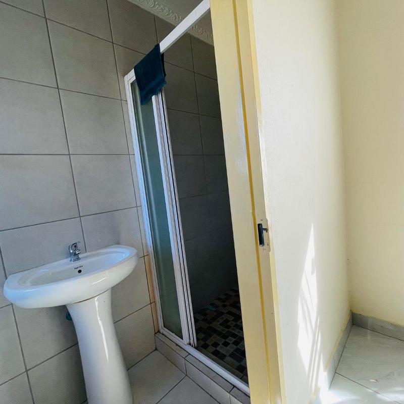4 Bedroom Property for Sale in Clayville Gauteng