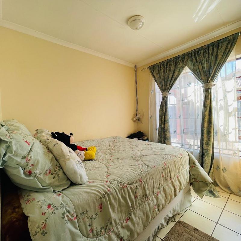 4 Bedroom Property for Sale in Clayville Gauteng