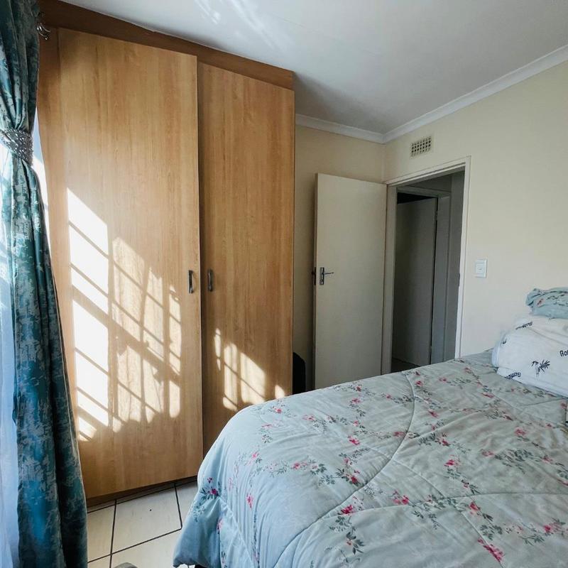 4 Bedroom Property for Sale in Clayville Gauteng