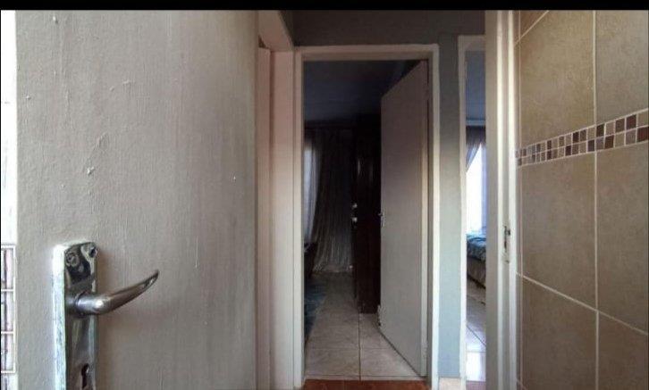 3 Bedroom Property for Sale in Clayville Gauteng