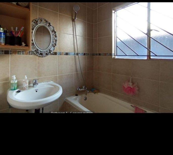 3 Bedroom Property for Sale in Clayville Gauteng