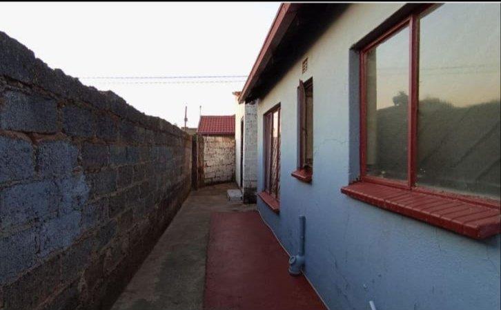 3 Bedroom Property for Sale in Clayville Gauteng