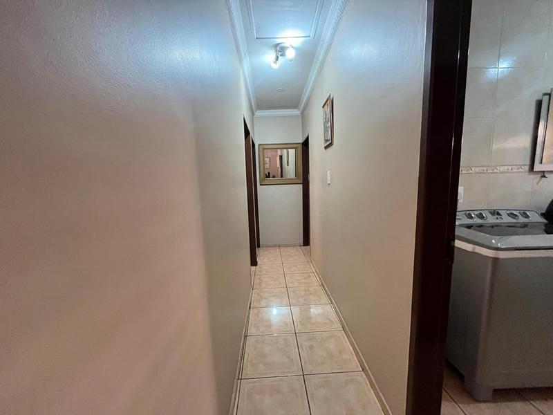 4 Bedroom Property for Sale in Clayville Gauteng