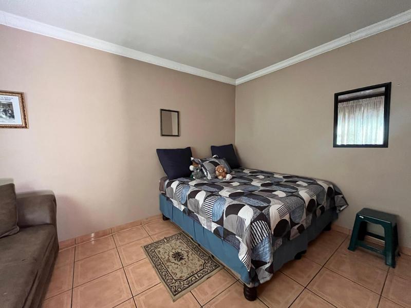 4 Bedroom Property for Sale in Clayville Gauteng