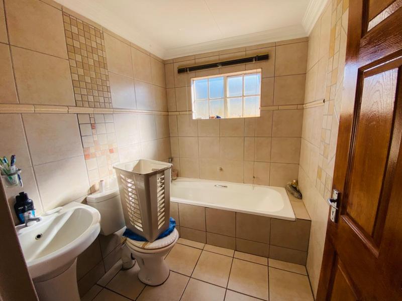 3 Bedroom Property for Sale in Halfway Gardens Gauteng