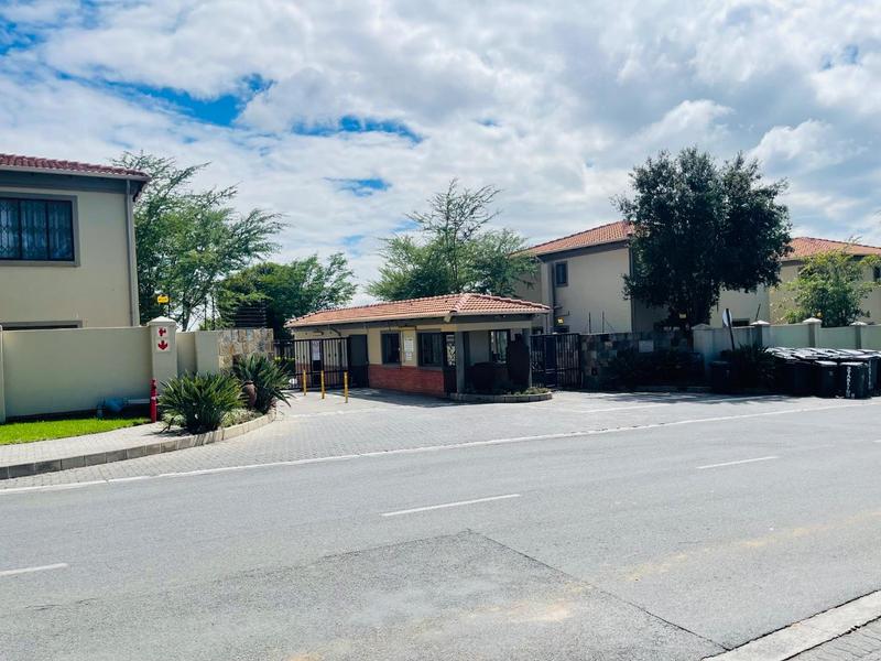 3 Bedroom Property for Sale in Noordwyk Gauteng