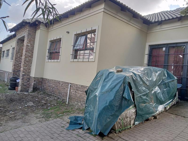 4 Bedroom Property for Sale in Vorna Valley Gauteng