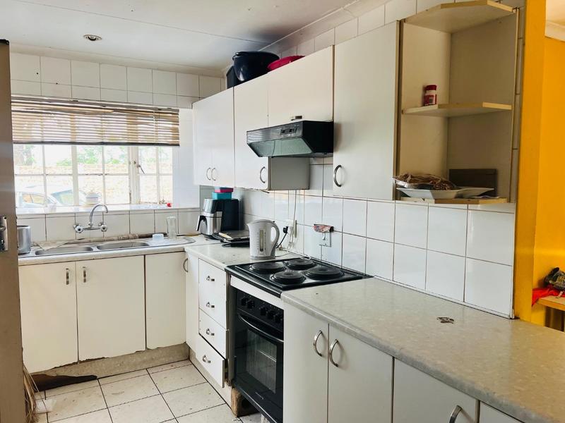 8 Bedroom Property for Sale in Bloubosrand Gauteng