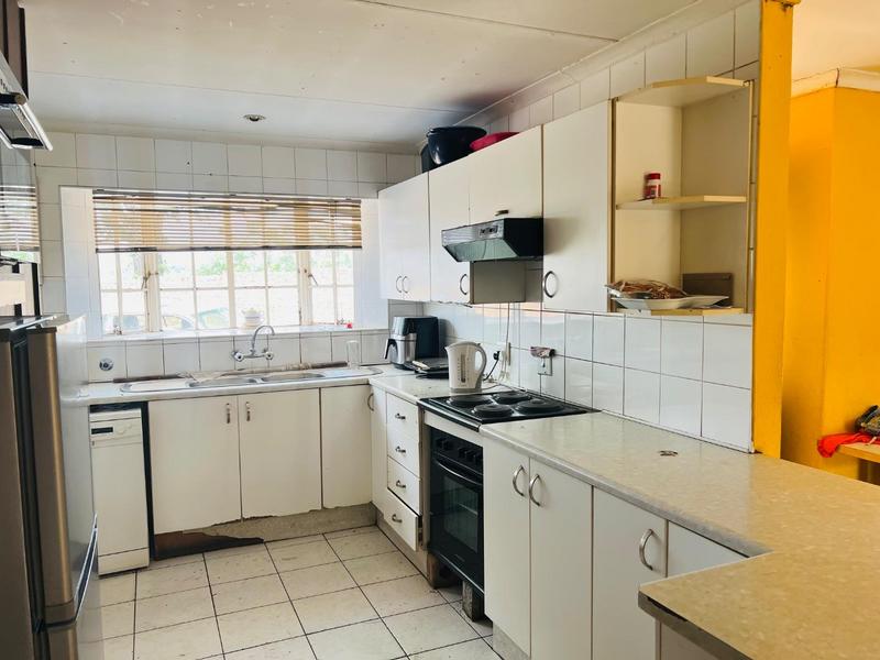 8 Bedroom Property for Sale in Bloubosrand Gauteng