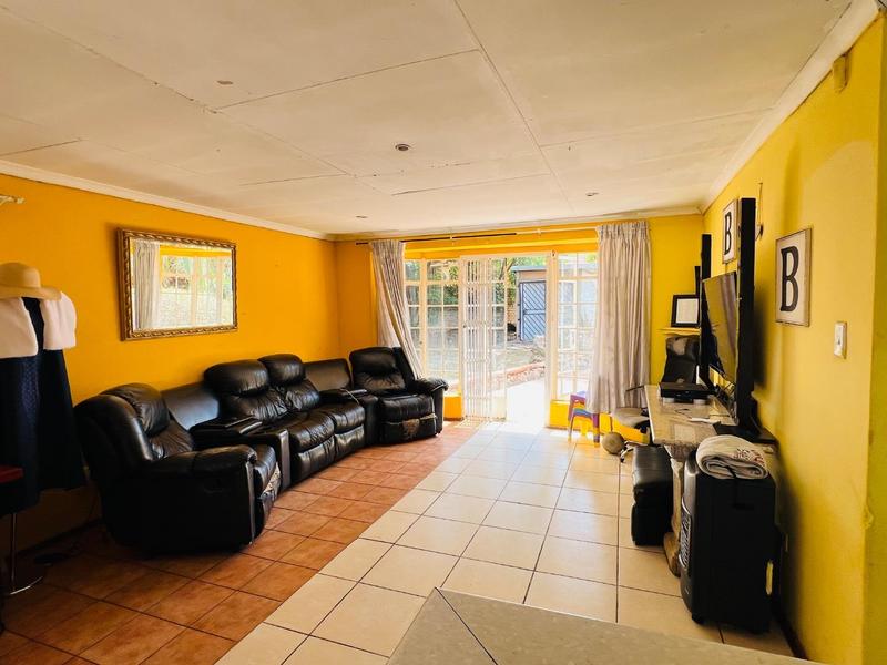 8 Bedroom Property for Sale in Bloubosrand Gauteng