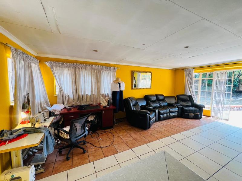 8 Bedroom Property for Sale in Bloubosrand Gauteng