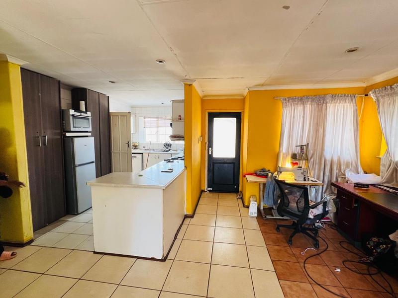 8 Bedroom Property for Sale in Bloubosrand Gauteng