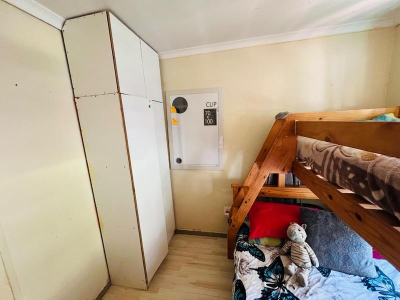 8 Bedroom Property for Sale in Bloubosrand Gauteng