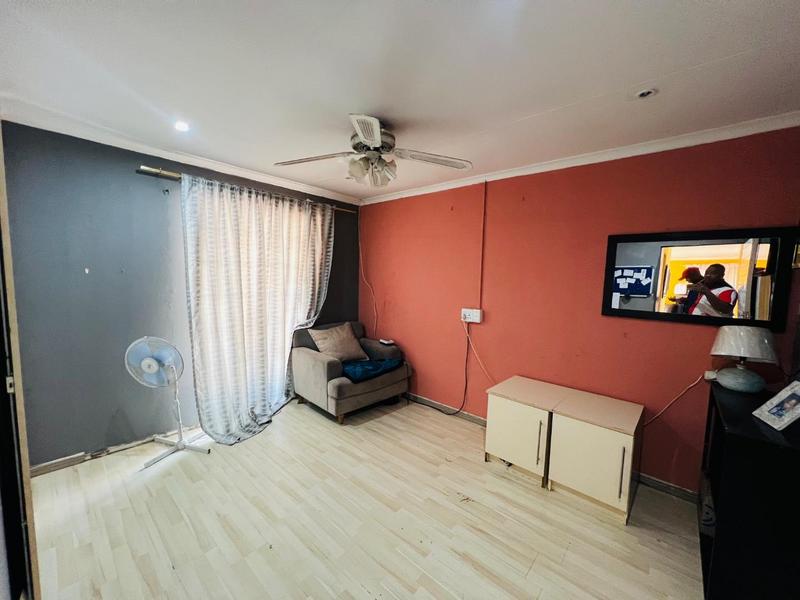 8 Bedroom Property for Sale in Bloubosrand Gauteng