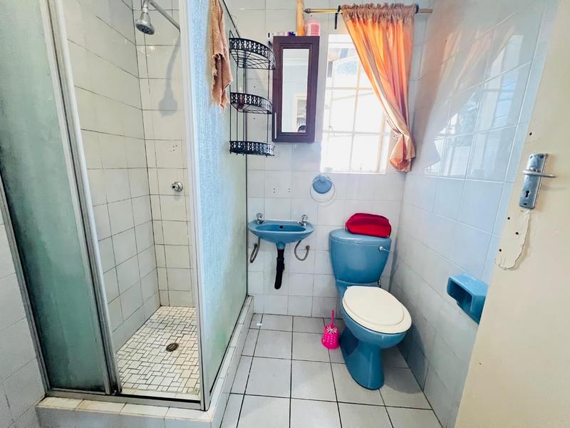 8 Bedroom Property for Sale in Bloubosrand Gauteng