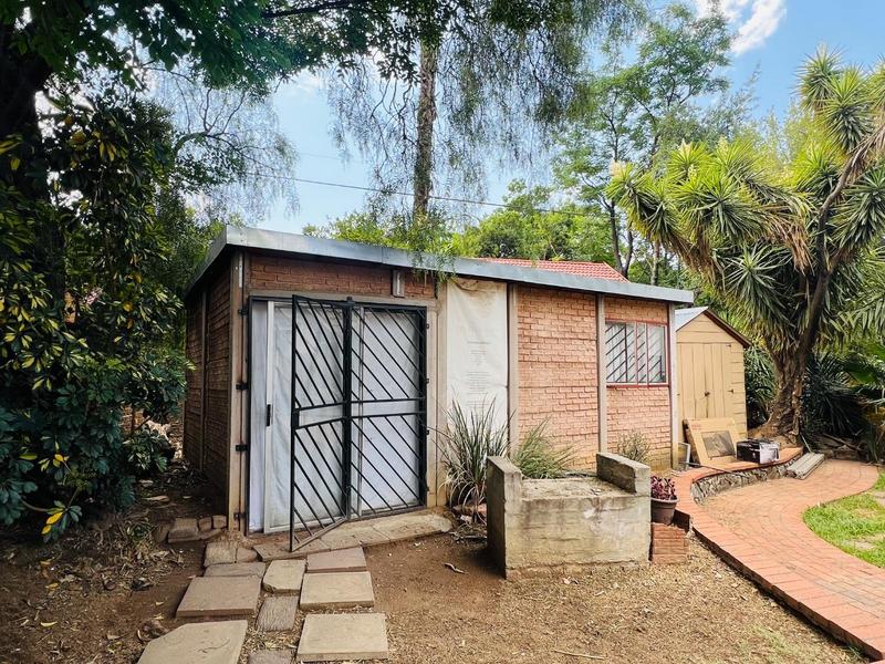 8 Bedroom Property for Sale in Bloubosrand Gauteng