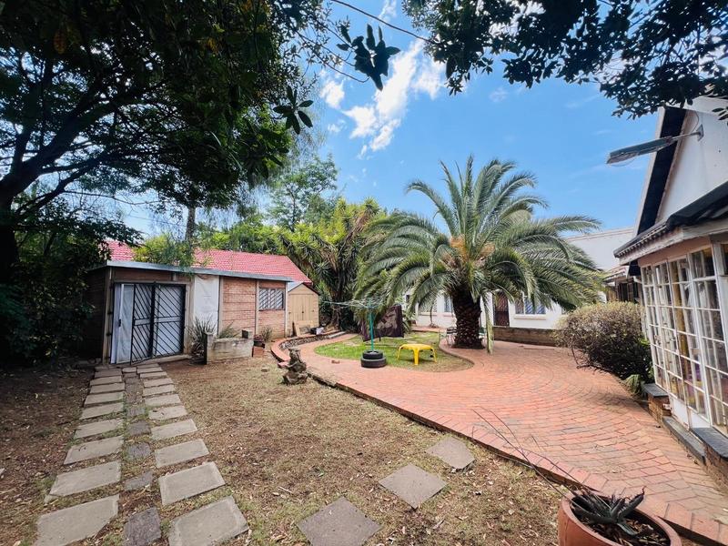 8 Bedroom Property for Sale in Bloubosrand Gauteng