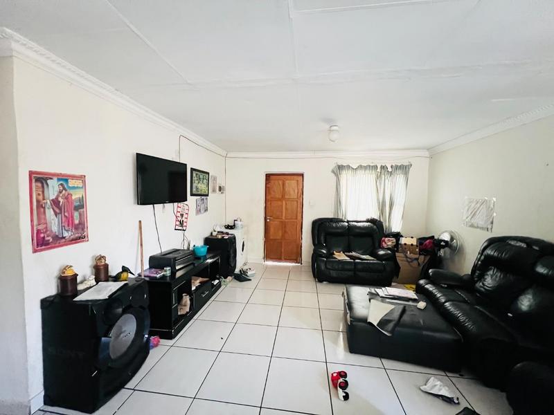 6 Bedroom Property for Sale in Bloubosrand Gauteng