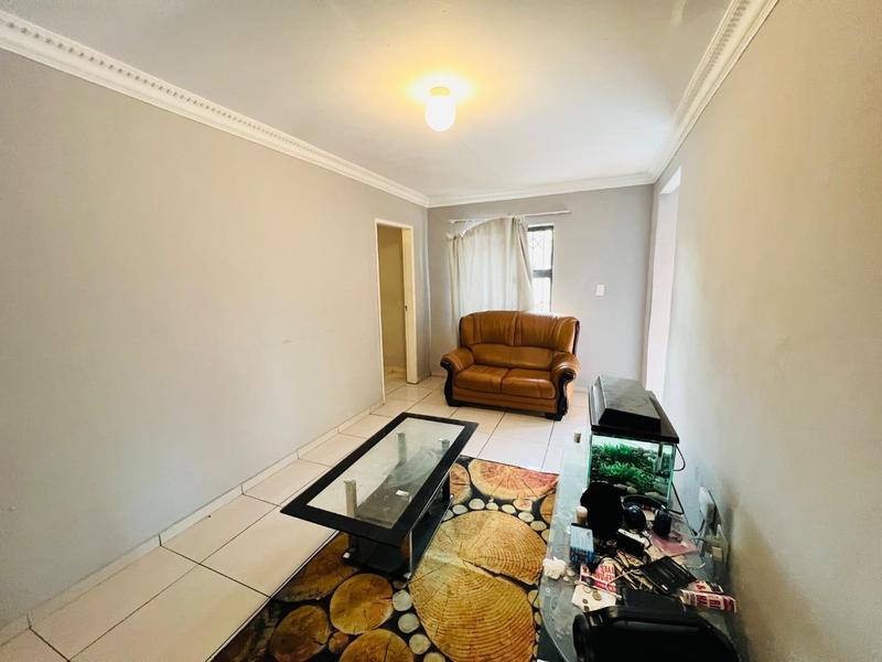 6 Bedroom Property for Sale in Bloubosrand Gauteng