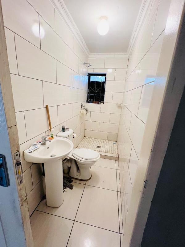 6 Bedroom Property for Sale in Bloubosrand Gauteng
