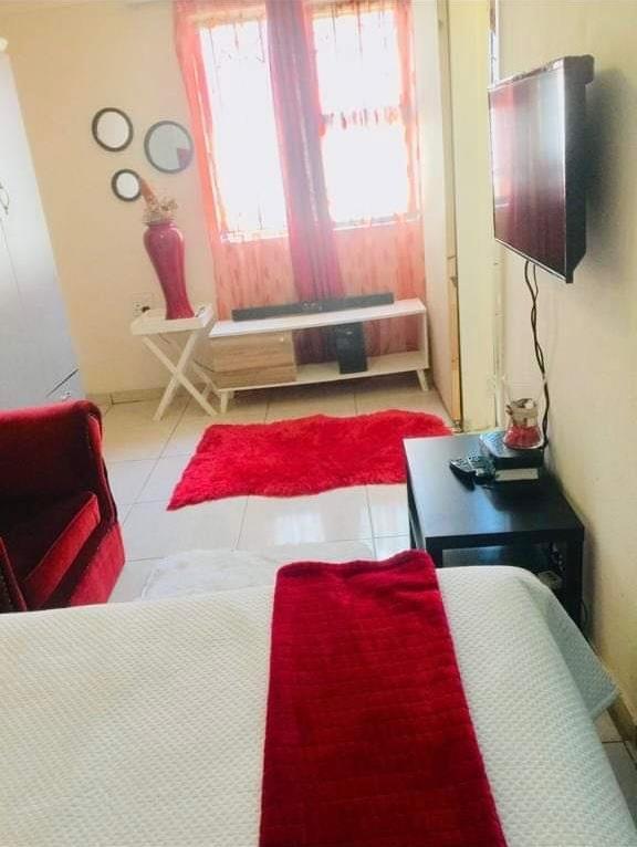 6 Bedroom Property for Sale in Bloubosrand Gauteng