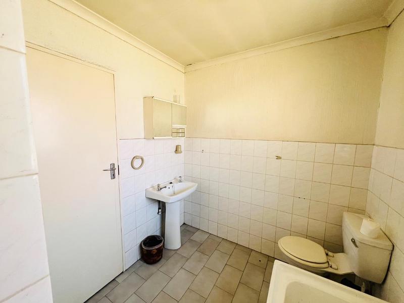4 Bedroom Property for Sale in Bloubosrand Gauteng