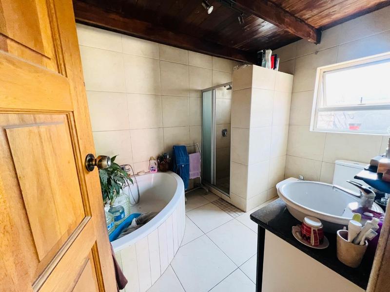 4 Bedroom Property for Sale in Bloubosrand Gauteng