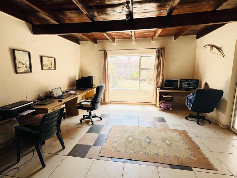 4 Bedroom Property for Sale in Bloubosrand Gauteng