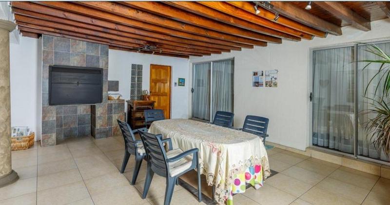 4 Bedroom Property for Sale in Bloubosrand Gauteng