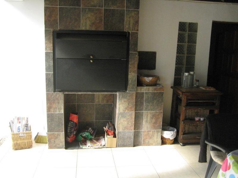 4 Bedroom Property for Sale in Bloubosrand Gauteng