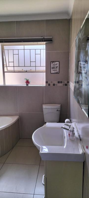 2 Bedroom Property for Sale in Noordhang Gauteng