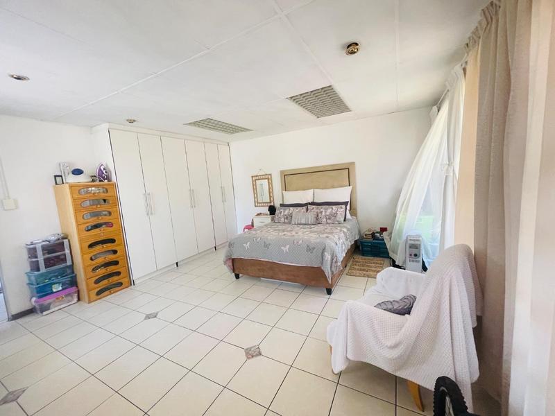 10 Bedroom Property for Sale in Florida Gauteng