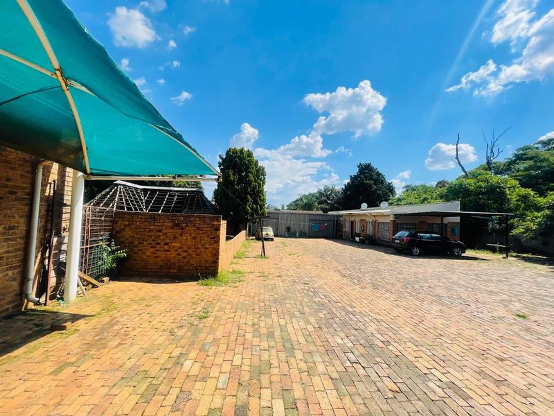 10 Bedroom Property for Sale in Florida Gauteng