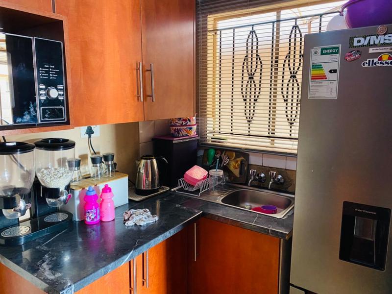 6 Bedroom Property for Sale in Protea Glen Gauteng