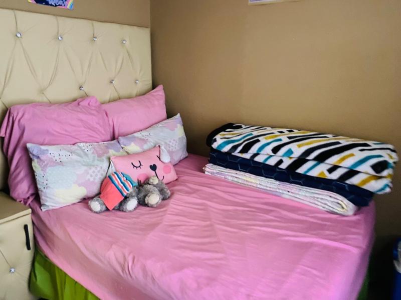 6 Bedroom Property for Sale in Protea Glen Gauteng