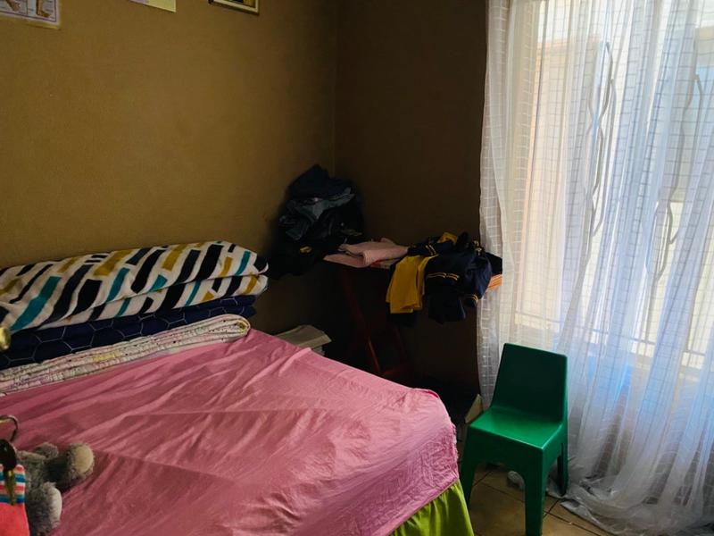 6 Bedroom Property for Sale in Protea Glen Gauteng