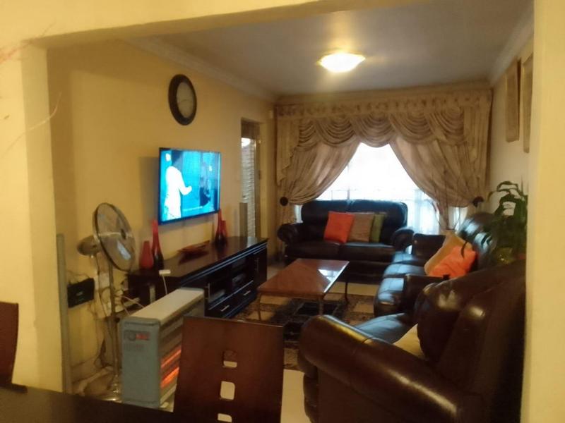 3 Bedroom Property for Sale in Protea Glen Gauteng