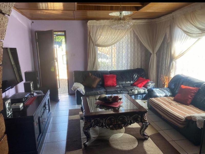 3 Bedroom Property for Sale in Protea North Gauteng