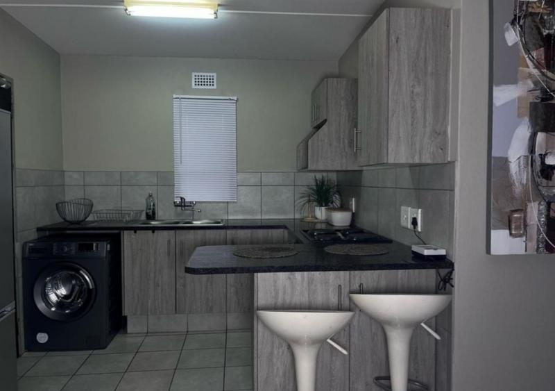 2 Bedroom Property for Sale in Heuweloord Gauteng