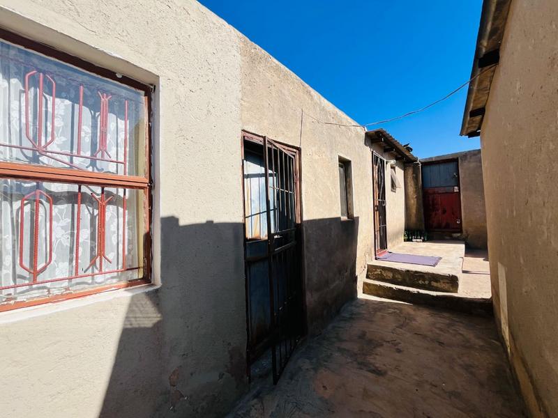 7 Bedroom Property for Sale in Olievenhoutbosch Gauteng