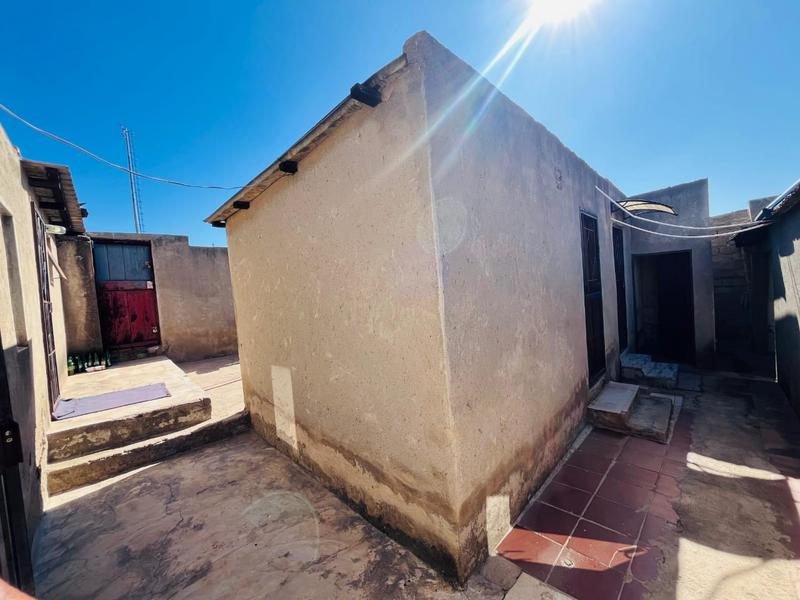 7 Bedroom Property for Sale in Olievenhoutbosch Gauteng