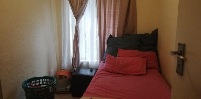 2 Bedroom Property for Sale in Olievenhoutbosch Gauteng