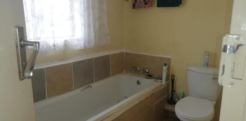 2 Bedroom Property for Sale in Olievenhoutbosch Gauteng