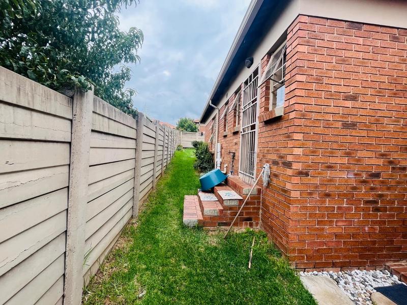 3 Bedroom Property for Sale in Olievenhoutbosch Gauteng