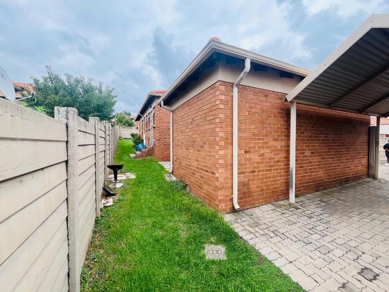 3 Bedroom Property for Sale in Olievenhoutbosch Gauteng