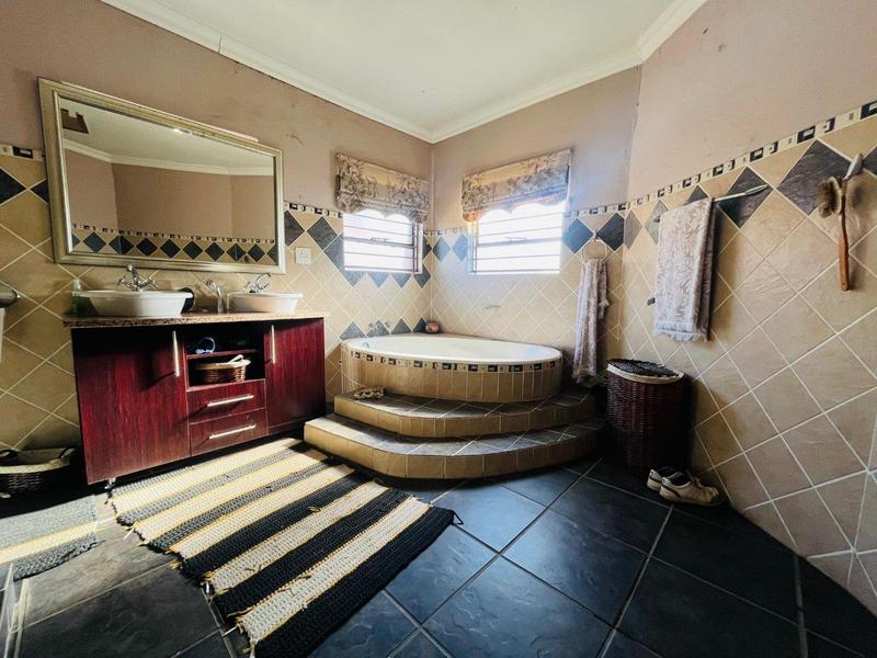 4 Bedroom Property for Sale in The Reeds Gauteng