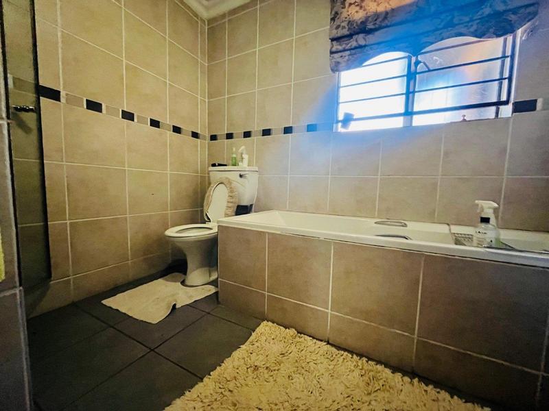 4 Bedroom Property for Sale in The Reeds Gauteng